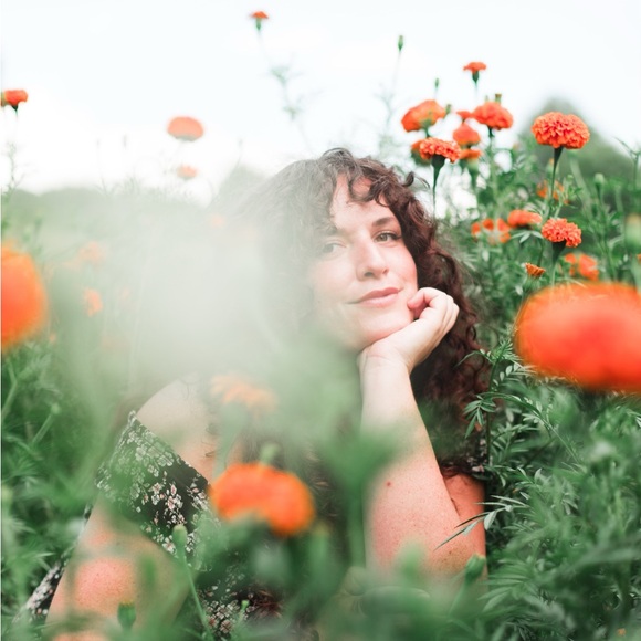 Meet your Posher, Aynsley - Picture 1 of 1